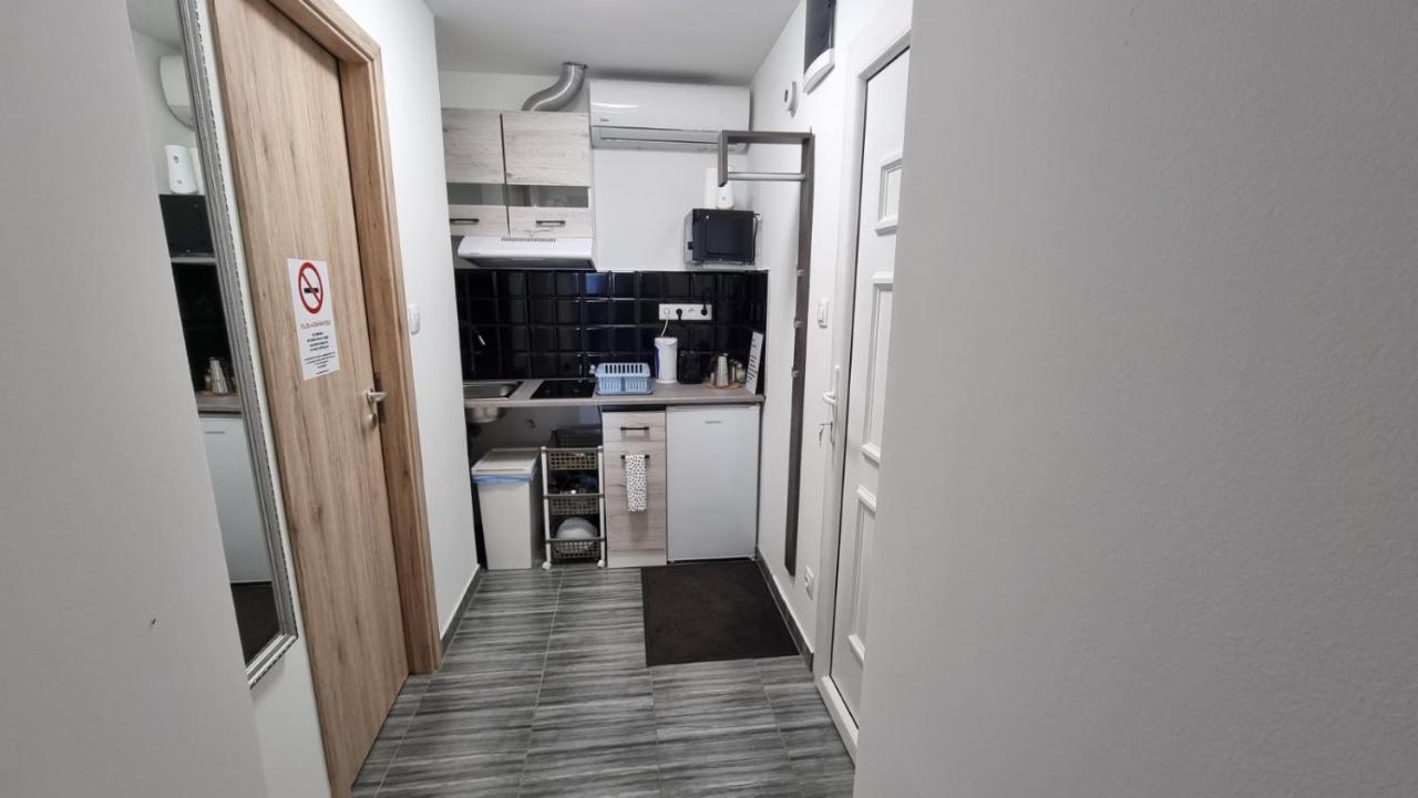 Holiness Apartmanok Сегед Экстерьер фото