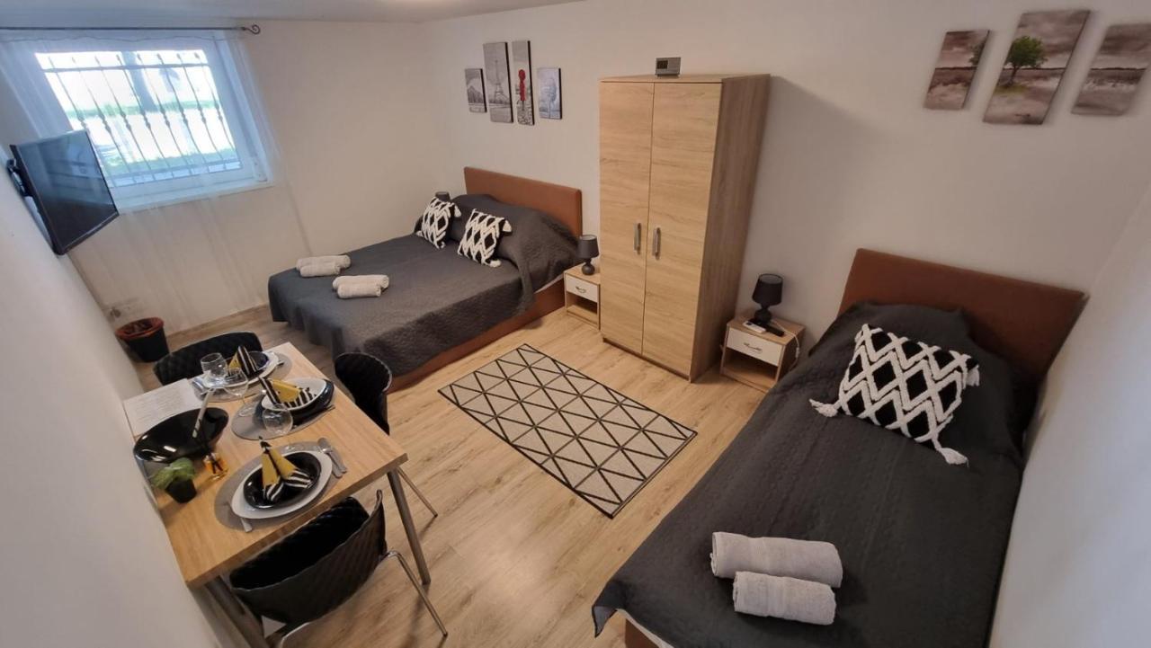 Holiness Apartmanok Сегед Экстерьер фото